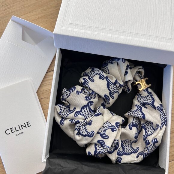 CELINE Scrunchie Triomphe Bracelet in Blue and White Silk and Gold Finish - Picture 3 of 5